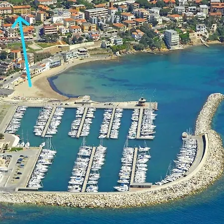 La Finestra Sul Mare Apartment *